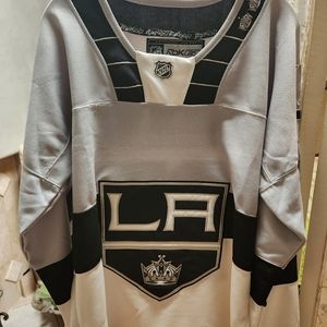 Reebok LA Kings hockey jersey!